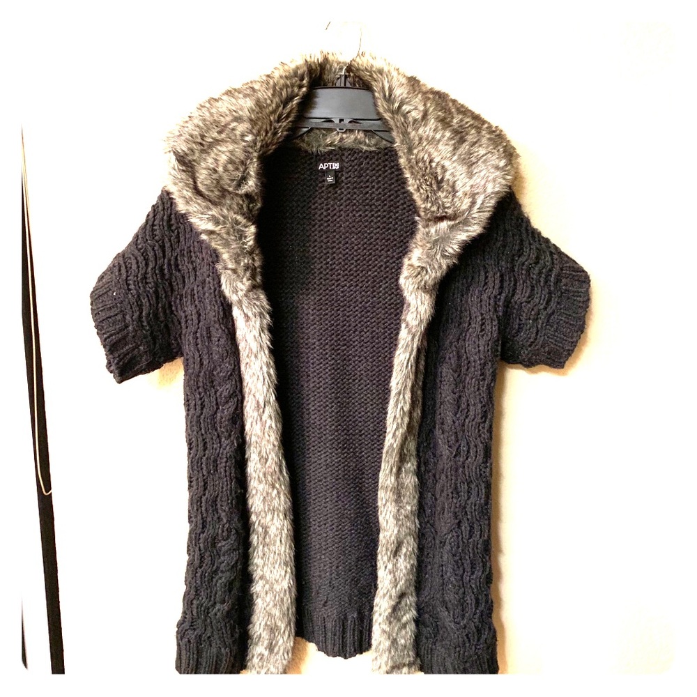 Apt 9 Women’s Short Sleeve Wool Sweater w/faux fur